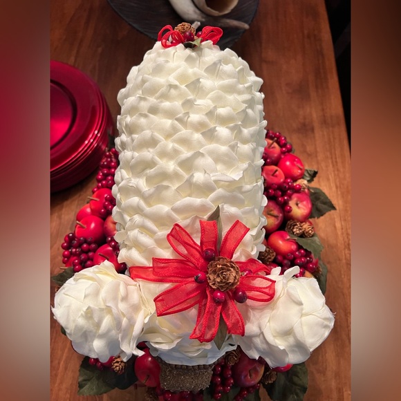 Vintage XL Artisan Rose Petal Christmas Pig in festive basket Faux Floral - Picture 8 of 16